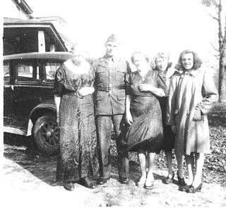 mathilda barnhard-george lacey-lillian b lacey-vera dagion-daughter mae dagion-10-24-1942.jpg